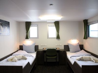 Beispiel einer Kabine Kat. D / Zweibett Deluxekabine (© Monica Salmang / Oceanwide Expeditions)