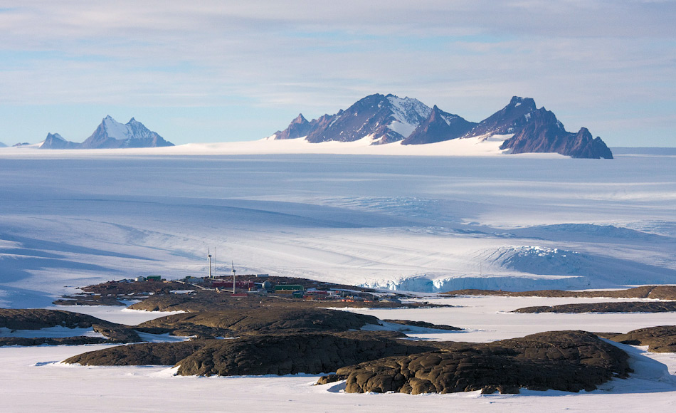 Die Station Mawson ist Australiens erste und am längsten laufende Antarktisstation. Sie wurde 1954 in Betrieb genommen und ist seither ununterbrochen in Betrieb.