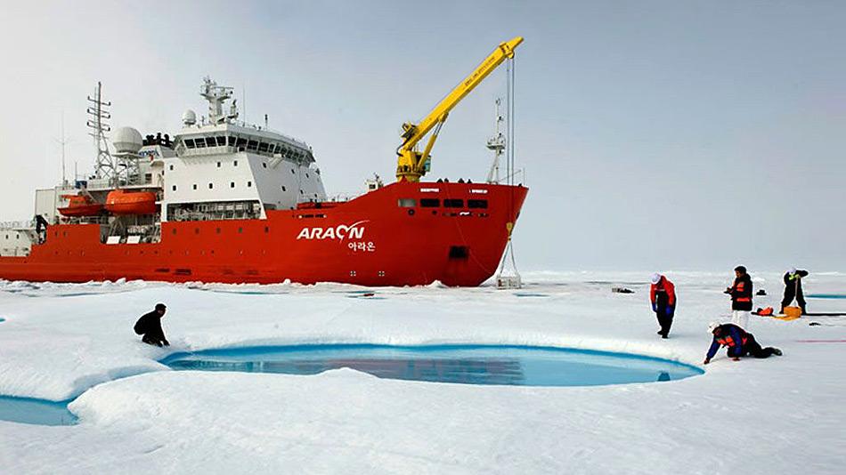 Der Eisbrecher RV Araon ist mit den modernsten wissenschaftlichen Geräten ausgerüstet und kann geophysikalische, biologische und ozeanographische Forschung betreiben. ©KOPRI