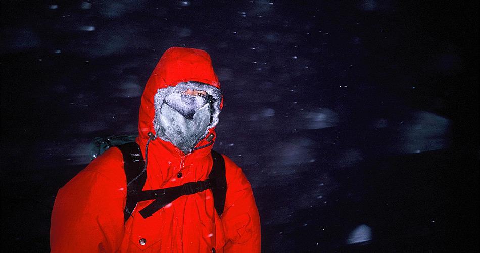 Extreme Kälte, schlechtes Wetter und Dunkelheit verlangen ein Höchstmass an Anpassungsfähigkeit von allen, die auf einer Station überwintern. Daher ist eine sorgfältige psychologische Untersuchung im Vorfeld sehr wünschenswert. (Bild: Katja Riedel)