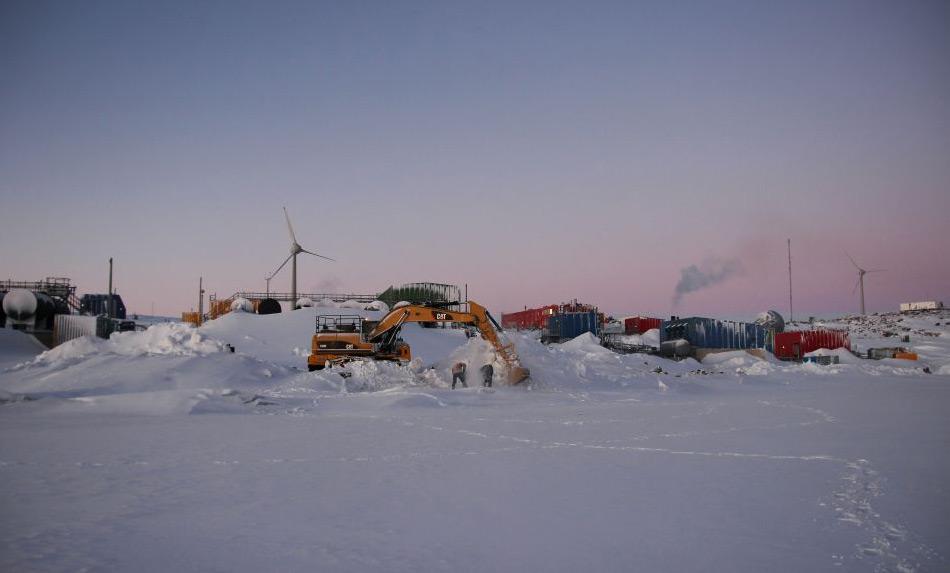 Die australische Antarktisstation Mawson liegt im Mac Robertson Land von Ostantarktika und ist die älteste australische Basis. Ausserdem ist es auch die am längsten dauerhaft besetzte Basis südlich des Polarkreises. Im Winter leben hier rund 20 Menschen. Bild: Shane Ness