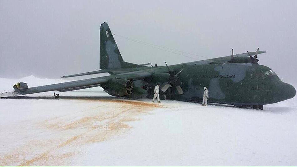 Die abgestÃ¼rzte Lockheed C.130 blockierte Ã¼ber Tage die Landebahn auf King George Island.