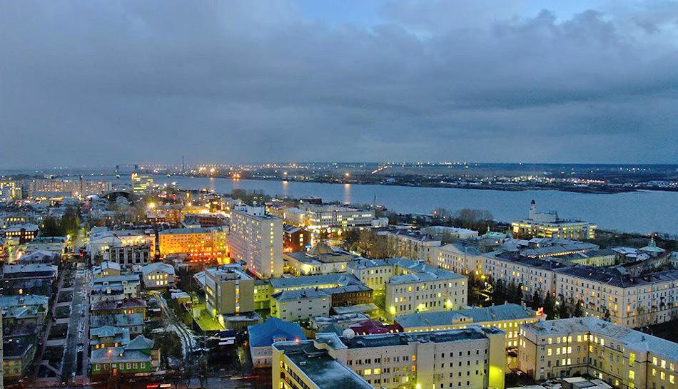 Die russische Stadt Archangelsk liegt in einer Flussmündung ins Weisse Meer. Schon in frühen Zeiten war die Stadt ein wichtiger Zankapfel zwischen Russland und Norwegen und wurde mehrfach umkämpft. Doch nun könnte es der Ort zur Erwärmung der Beziehung zwischen den beiden Nationen werden. Bild: Panoramio