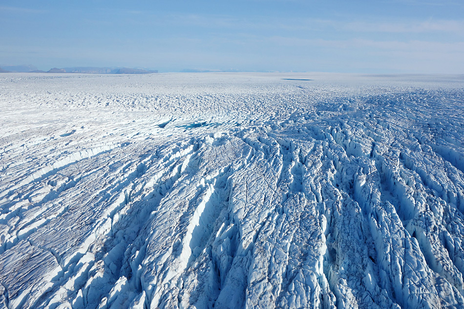 Luftaufnahme des Store-Gletschers, beim Uummannaq Fjord in Westgrönland. Foto: AWI / Coen Hofstede