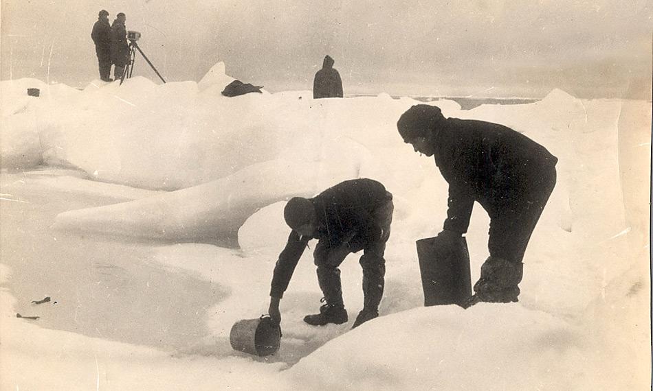 Während der Expedition wurden wissenschaftliche Daten und Proben aus dem Eis und der Tiefe gesammelt.