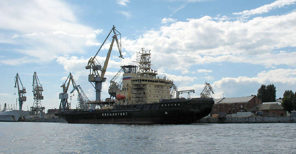 Der Eisbrecher «Moskwa» während dem Bau in der «Baltic Shipyard» in St. Petersburg gehört zur LK-25 Klasse und leistet 34'000 PS.