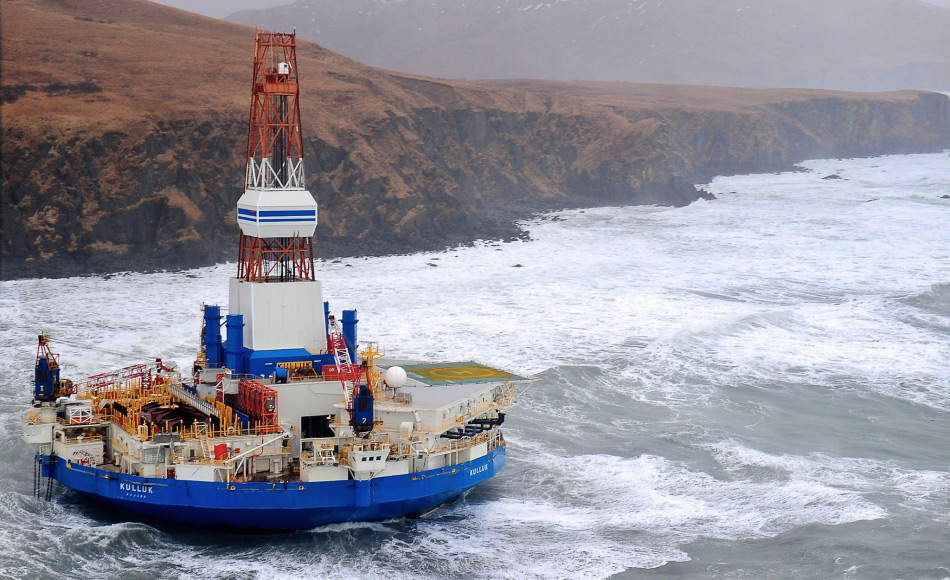 Die niederländische Gesellschaft Royal Dutch Shell hatte ihre Pläne für Bohrungen in der Arktis nach mehreren Fehlschlägen in der Tschuktschensee in die Schubladen zurückgelegt. Die Gründe offiziell: zu wenig Öl, technisch anspruchsvoll, zu teuer. Mit der Entscheidung von Präsident Obama werden diese Pläne auch wahrscheinlich dort bleiben. Bild: Nationalgeographic.com